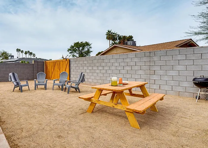 Private Pool & Yard: Family Gem Near Asu! Holiday home